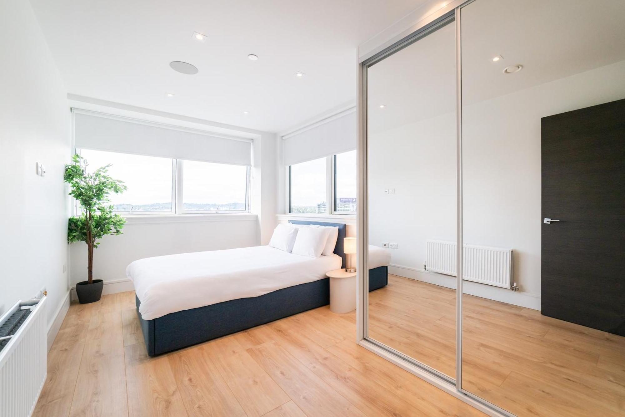 Stylish Retreats On Olympic Way Apartment London Exterior photo