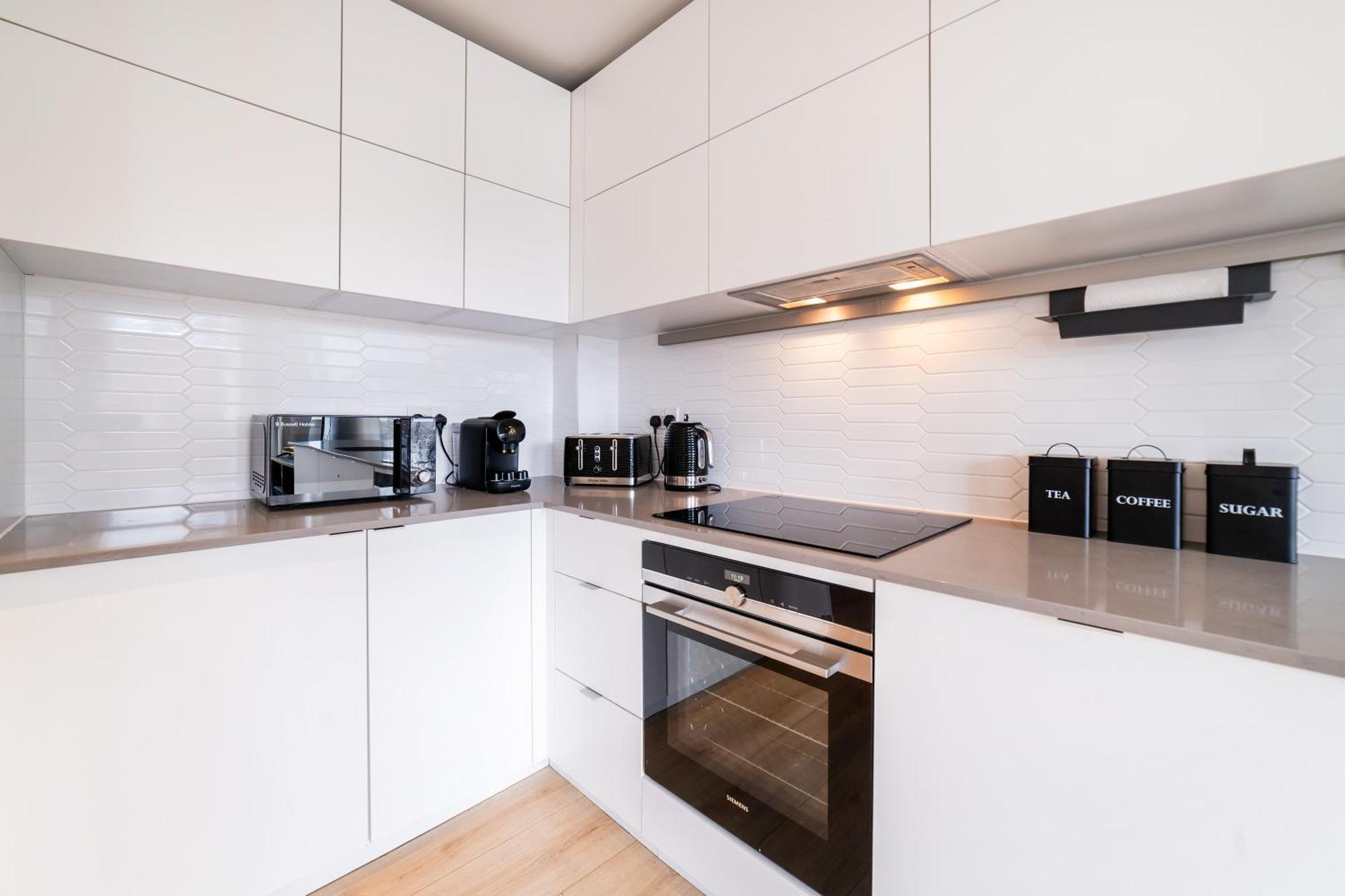 Stylish Retreats On Olympic Way Apartment London Exterior photo