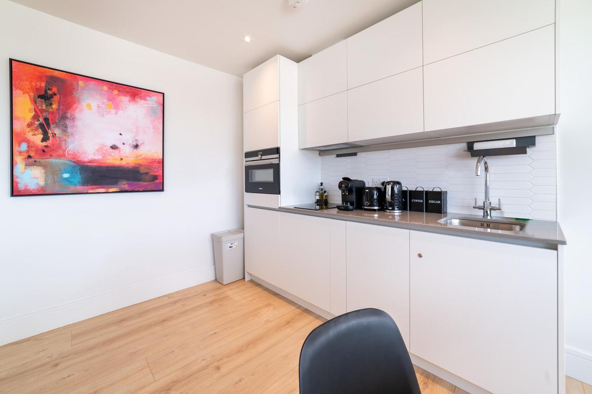 Stylish Retreats On Olympic Way Apartment London Exterior photo