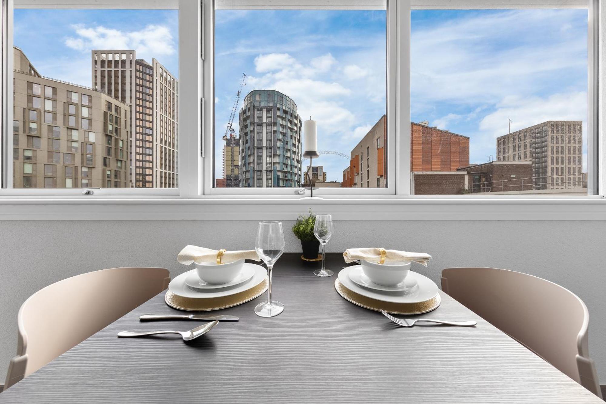 Stylish Retreats On Olympic Way Apartment London Exterior photo