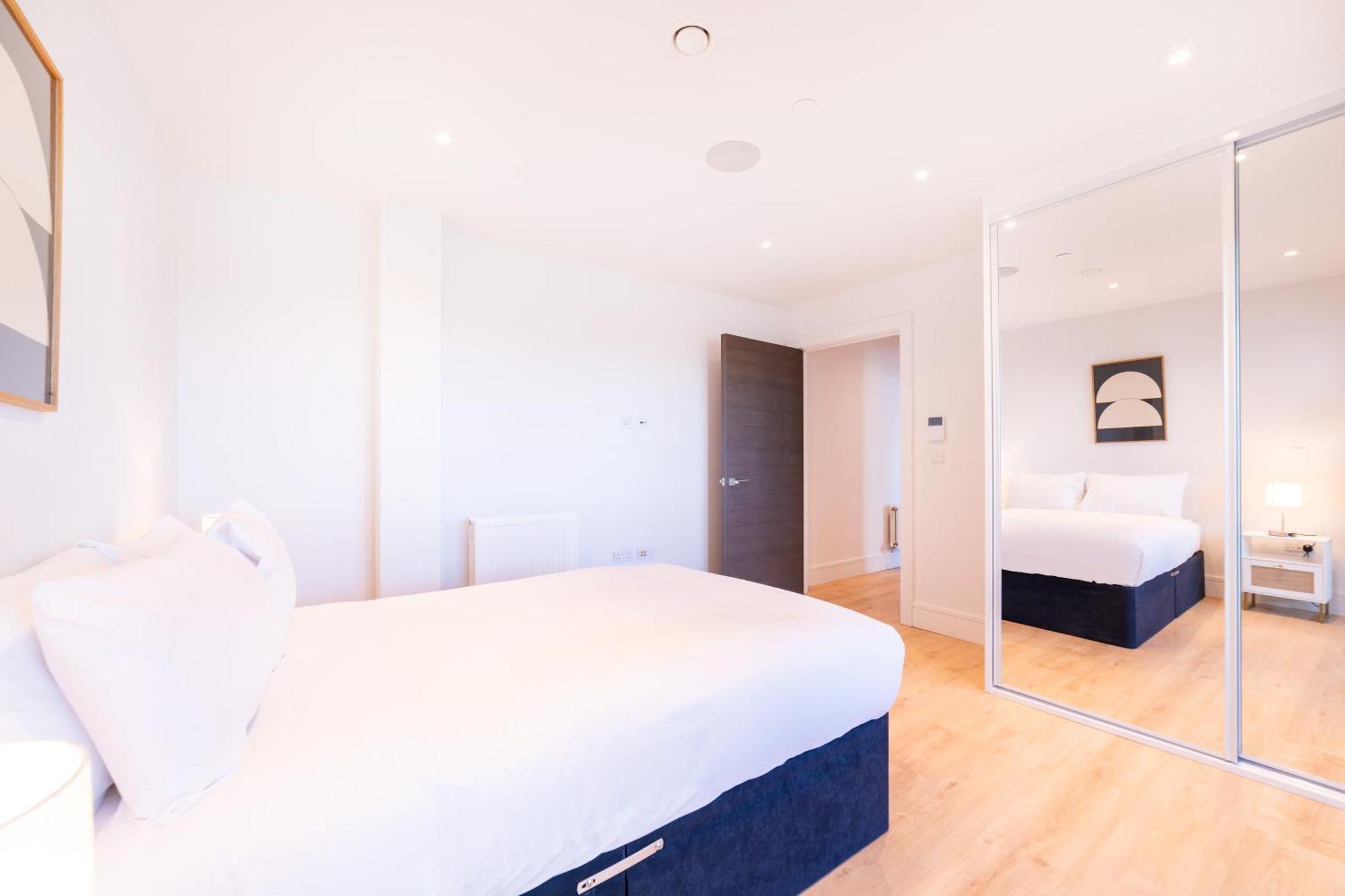 Stylish Retreats On Olympic Way Apartment London Exterior photo