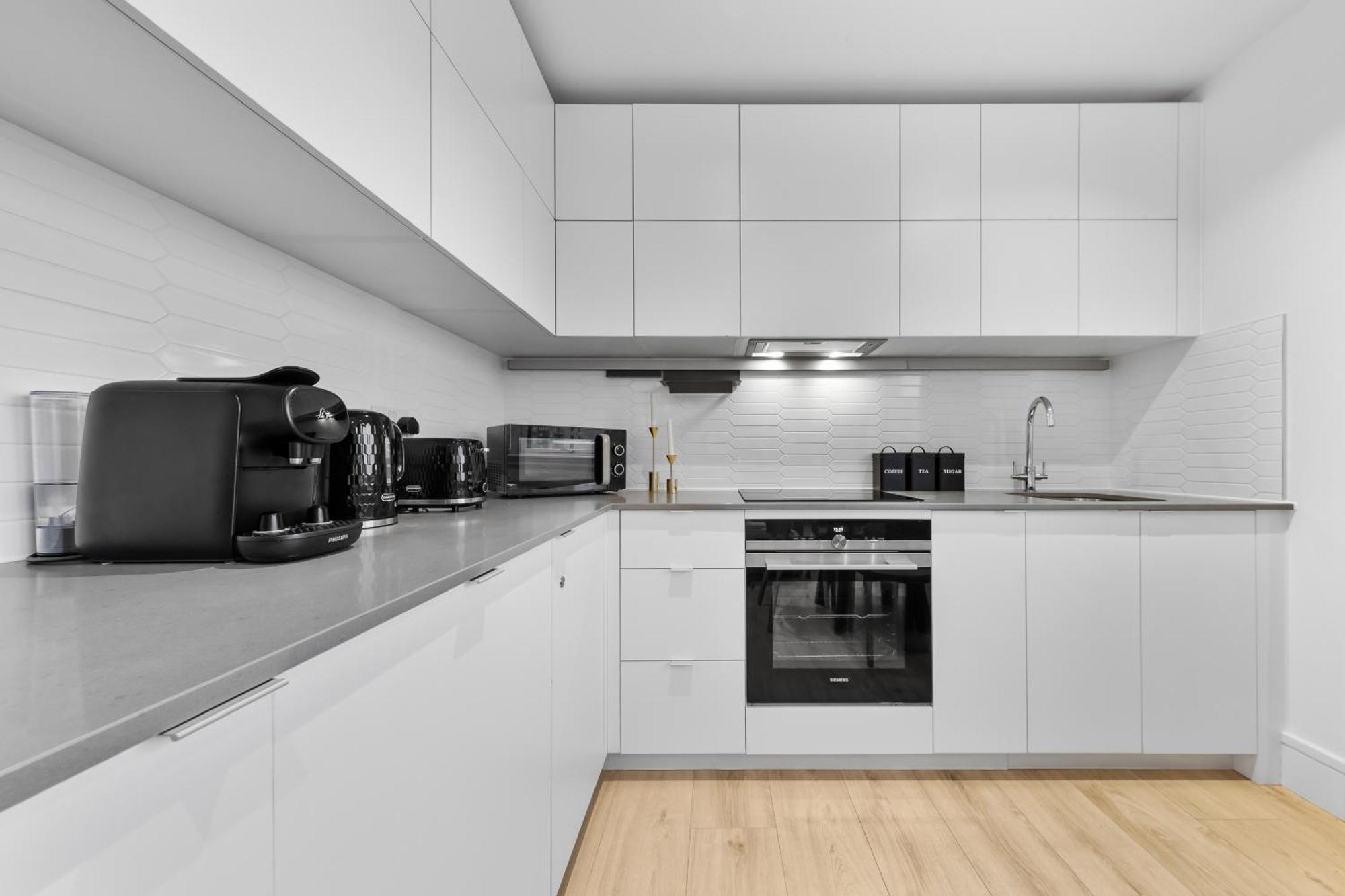 Stylish Retreats On Olympic Way Apartment London Exterior photo