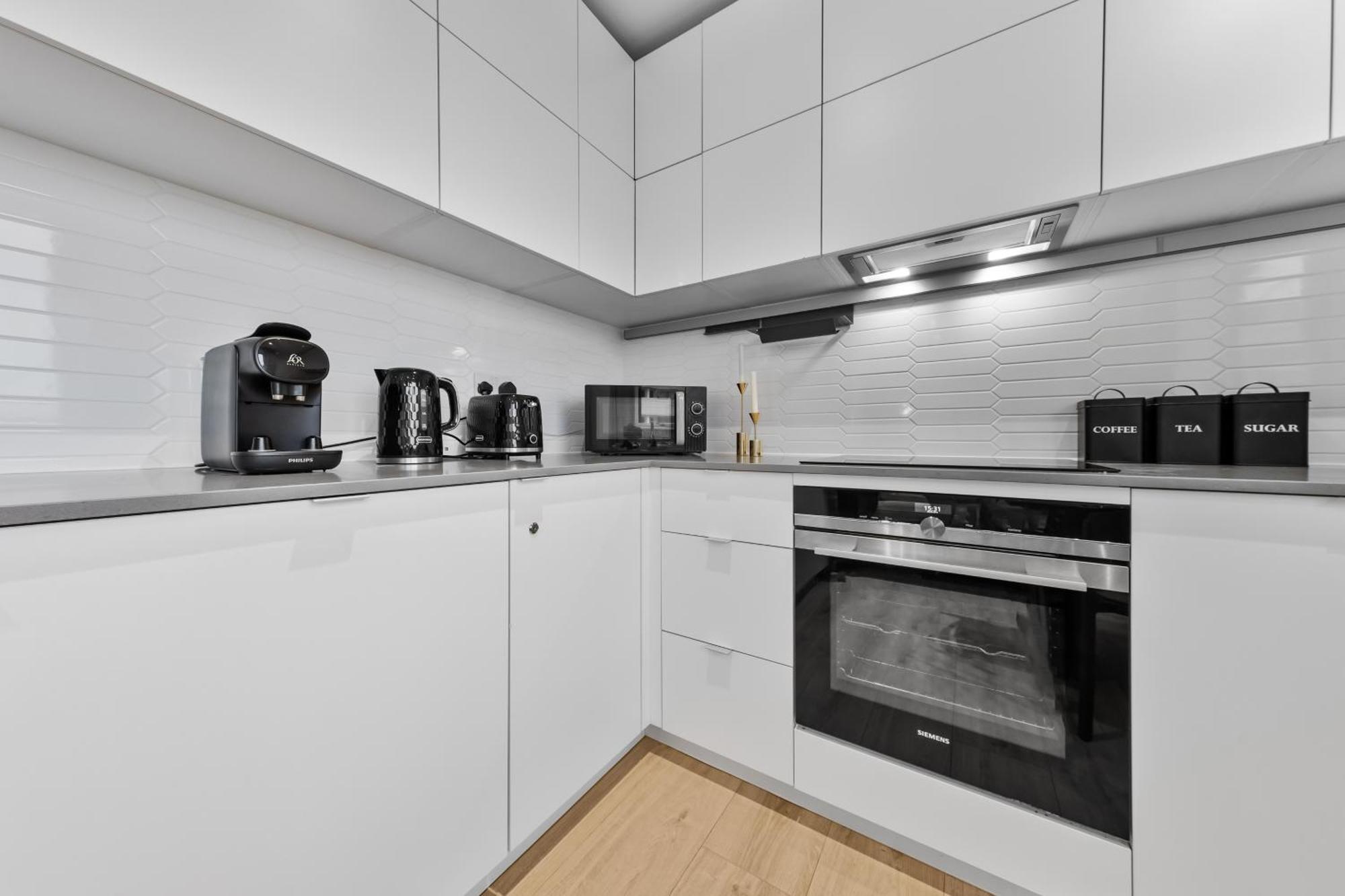Stylish Retreats On Olympic Way Apartment London Exterior photo